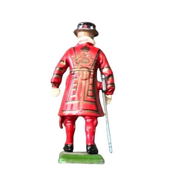 Vintage Britains Small Figurine - Picture 2 of 3